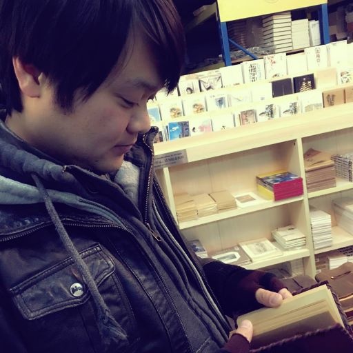 朱岸峰肖像,摄于南京先锋书店